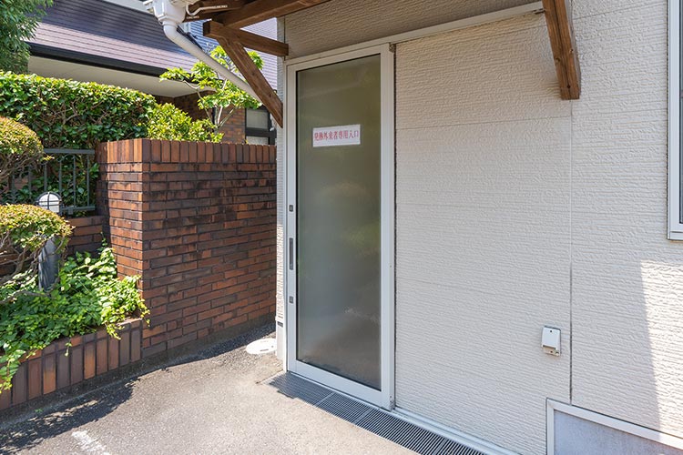 発熱外来入口